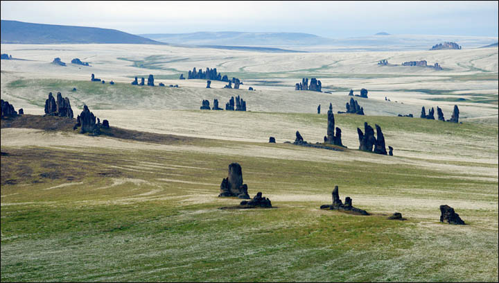 Rock formations of the Ulakhan Sis – Matt's Homepage